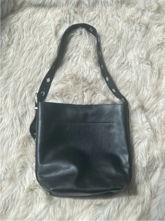 Madewell Medium Essential Bucket Tote - Picture 8 of 10